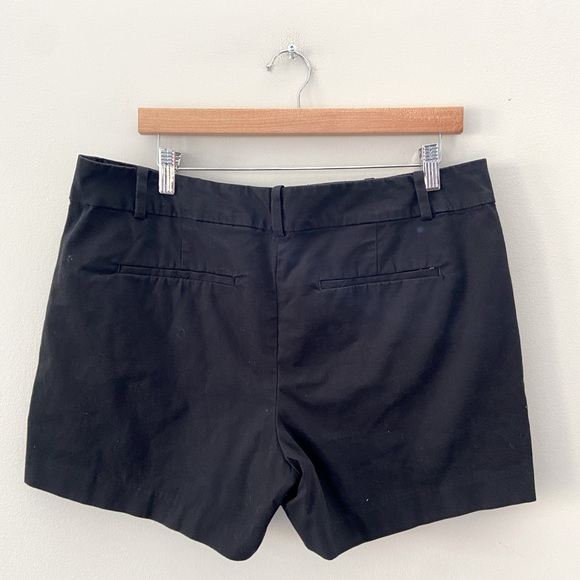 Ann Taylor Classic Black Mid Rise 5” Cotton City Short - Picture 3 of 3